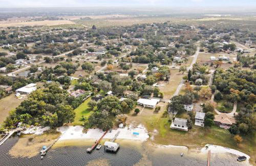 Spacious Retreat Fenced Yard Screened Deck - Photo 42