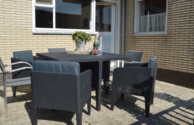 Family Home With Garden - Photo 26