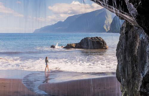 Madeira Black Sand House by Stay Madeira Island - Foto 4