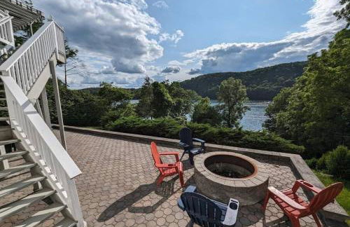 Candlewood Lake -Family Getaway, Lakefront 3775 sqft Home - Foto 9