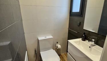 Private 1 bedroom house in Machico Centre - Foto 2