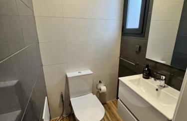 Private 1 bedroom house in Machico Centre - Foto 2