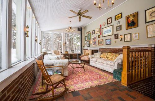 Private Tavern, Hot Tub, 8-Fireplaces, Spa Baths, Fire Pit, Baths Ensuite - Shop or Ski! - Foto 3