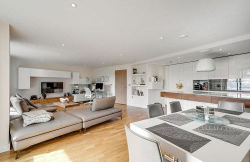 Luxury 3-BR near Tower Bridge Family & Business Ready - Foto 31