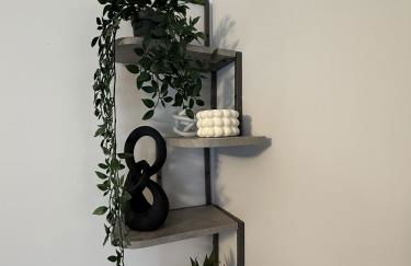 Spacious 2BR Greenwich Apartment , Free Parking, 2 mins to DLR & Shopping - Foto 9