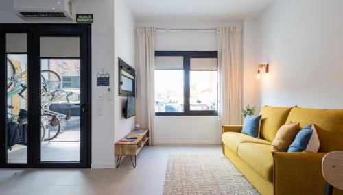 FLORIT FLATS - Stylish Valencia Ceramic Apartments with Free Bicycles by the Joaquin Sorolla Station - Photo 3