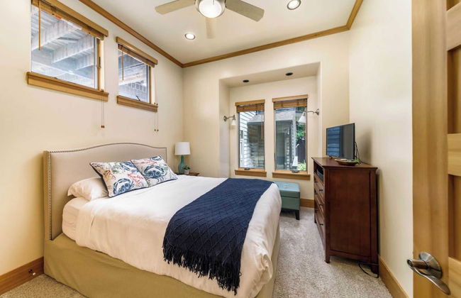 The Castle Rock Estate by Avantstay Steps From Arch Cape Beach w/ Hot Tub & Sauna - Foto 31