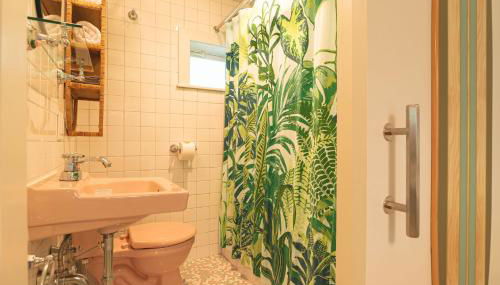 Rye Motor Inn - Oceanfront, Walk to Beach - Foto 5, Shower