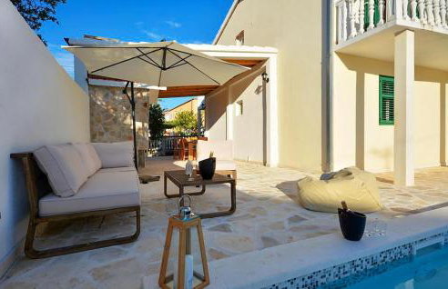 3 Bedroom Amazing Home In Pozorac - Foto 5