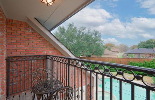 Gorgeous Vacation Home w Private Pool - Photo 47