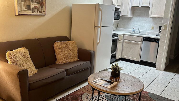 Riverside 209 1BR Condo with Jacuzzi by RedAwning - Foto 1, Imagen principal