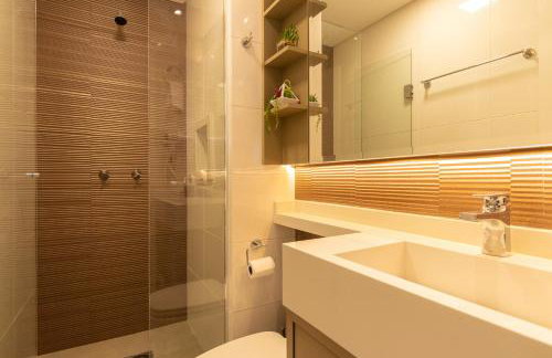 Luxuoso Apto Em Frente Ao Shopping Curitiba - Piscina, Academia e Sauna - Foto 14