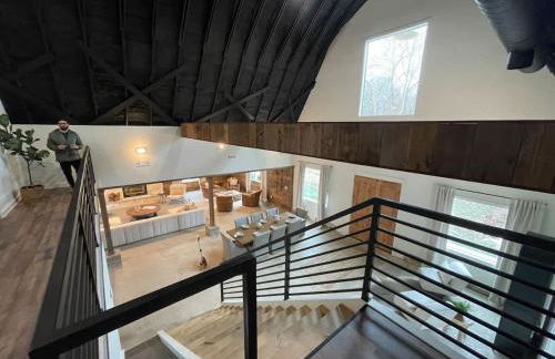 Adventure Barn - On HGTV Fixer to Fab -Access MTB - Foto 72