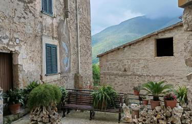 Giardino dei limoni nel Borgo di Maranola a Formia - Foto 24