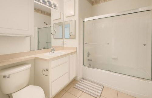 Conforto e Espaço: Apt de 2Q e 2B em Legacy Dunes - Foto 8