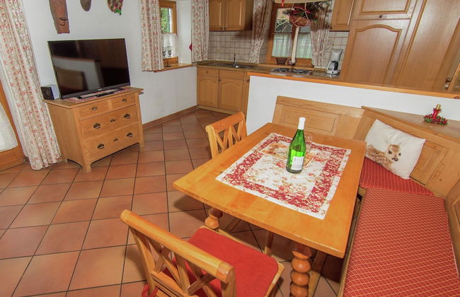 Charming Holiday Home Near the Bavarian Alps - Photo 8