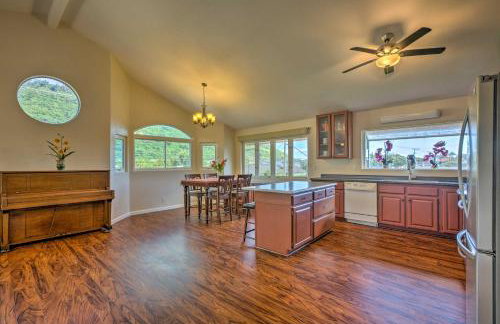 Serene Manoa Valley Home with Tropical Mtn Views! - Photo 3