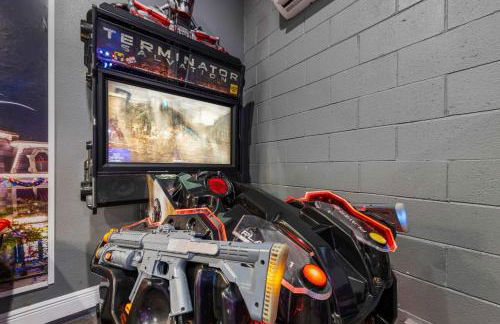 Happiest Home on Earth - Custom Pirate & Nature Bunks 8 King Suites Theater & Pool - Foto 35