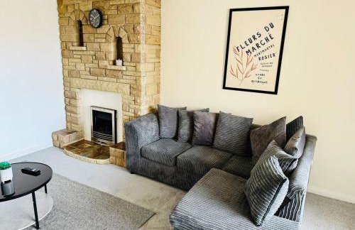Professional 4BR House - Lace Market, Uni, QMC, City Centre & M1 - Sleeps 8 - Foto 2