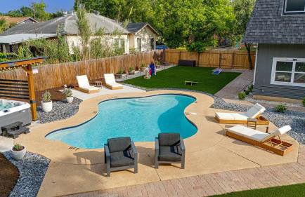 Spacious 4BR Home with Pool, Hot Tub & Games - Foto 7