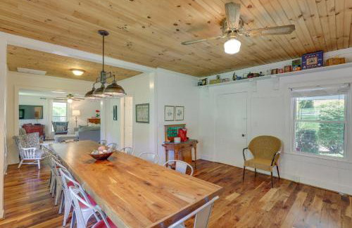 Hot Tub Soaks and Fireside Nights! Marshall Cottage - Foto 8