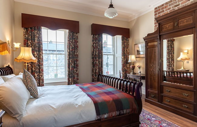 8 Bedroomed House Steeped in History - Photo 10