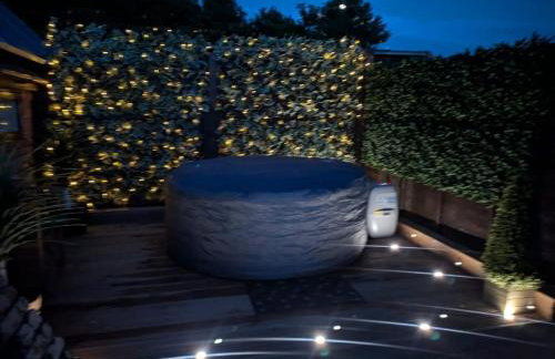 Spinnaker Barn, boutique, cute barn with hot tub - Foto 34