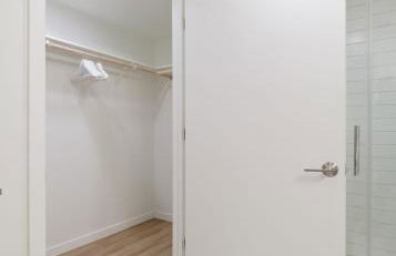 Balcony View and King Beds Walk to Golden 1 Center - Foto 50