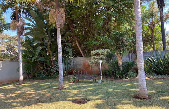 Luxurious 4 bed With Pool in Helensvale - 2255 - Foto 17
