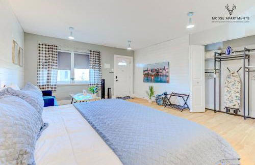 The Moose #8 - Modern Luxe Loft with King Bed & Free Parking & Wifi - Foto 19