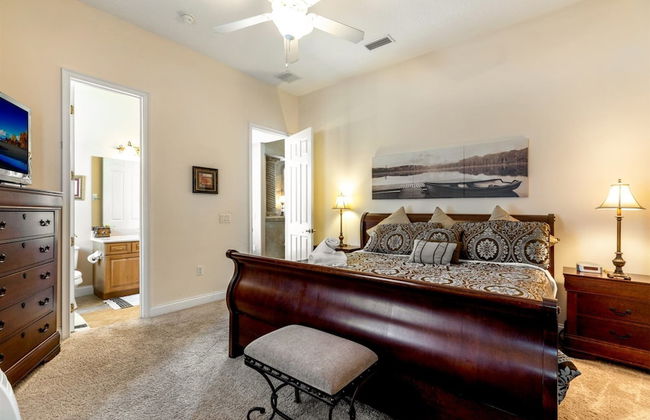 Stunning Large 7 bed Home With Private Pool, Spa, Balcony, Cinema Room, Fitness Suite and Able to see the Disney Fireworks - 467 - Foto 7