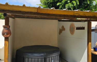 Le Coin Charmant - vue montagnes et jacuzzi privé - Foto 20