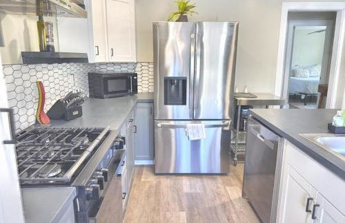 Private Quiet ADU-Guesthouse 10 mins to Airport & Downtown - Foto 6