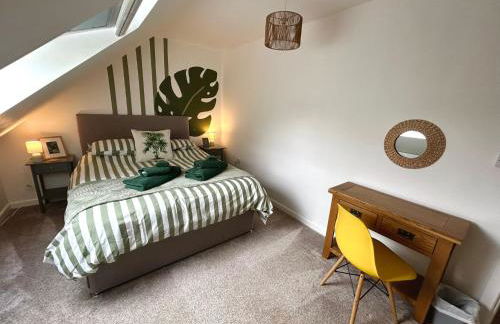 5 - Hedgehog Den, Large dog friendly garden with hottub - Photo 1