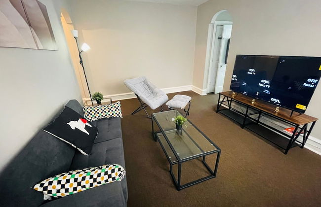 1-br Glenside - Long Term Available Parking - Photo 2