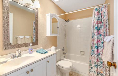 STEPS from Flagler Avenue! Charming Home with Private Garage and Full Kitchen! - Foto 20