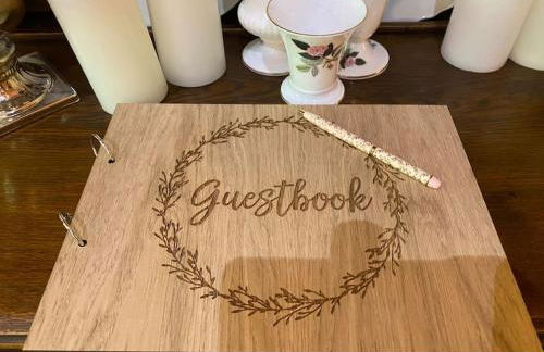 3 Bedroom Lodge Hotub pool in Horsley Surrey UK - Photo 69