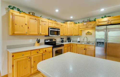 Hiawassee Riverfront Cabin 7 Mi to Lake Chatuge! - Foto 8