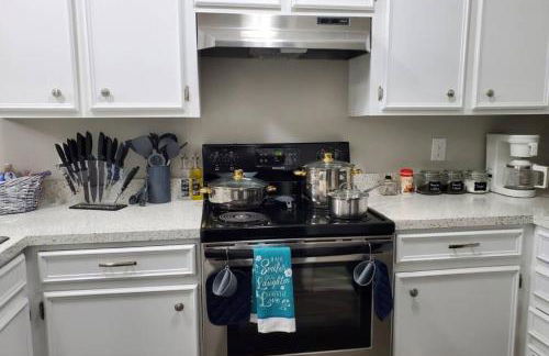 Modern Designer Townhouse 2Br Ideal for Long Stays! - Foto 17