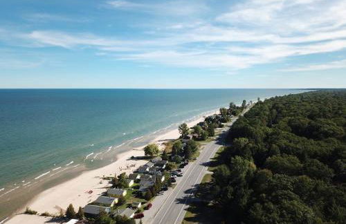 Beach Club of Oscoda - The Lakeshore Cottage - Foto 18