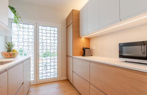 Stylish & Spacious Apartment by HostWise - Foto 19