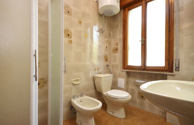 4 bedroom House in Lignano Sabbiadoro with garden and terrace - Photo 9