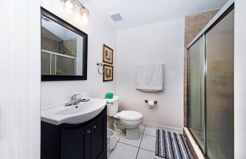 Spacious 6BR 4BA Villa, Private Pool, Near Disney - Foto 33