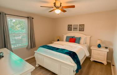 Lakefront 4BD2BADockGrillDecksFirepit-12PP - Photo 21