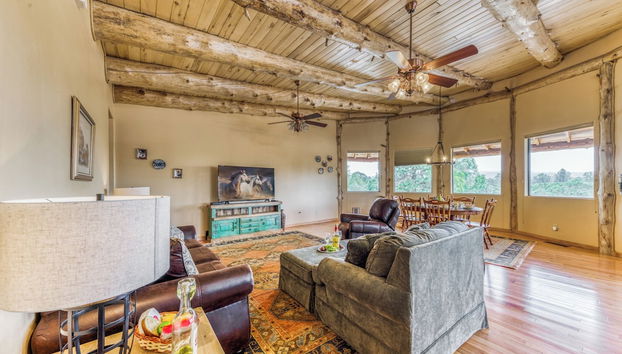 White Mountain Retreat by Ruidoso Vacation Rentals - Foto 5, Servicios del alojamiento