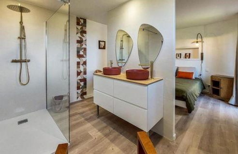 4 Bedroom Amazing Home In Plouézec - Foto 9