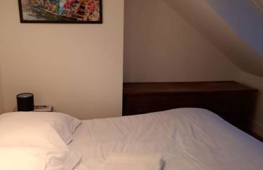 La Maison du Donjon - Gites de 8 personnes, parking privé avec jardin terrasse - Foto 34