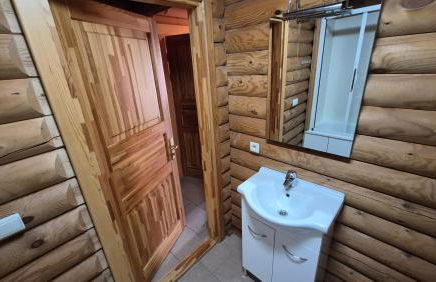 CHALET EN FUSTE, JACUZZI PRIVE, TERRASSE et VUE MONTAGNE DANS CAMPING 3 ETOILES - Foto 15