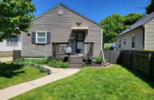 Whole House in Bay View + Fenced-in Yard + Parking - Foto 22