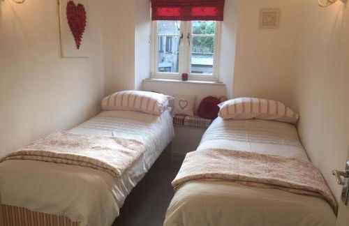 Chapel Cottage Set in a private courtyard in central location with 2 parking spaces - Foto 42